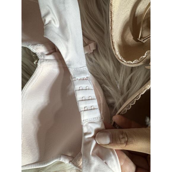 Victoria’s Secret Lined Perfect Coverage Bra Lot Of 2 36B ❤️💕 - Picture 13 of 13